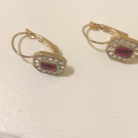 Nickel free red and gold tone earrings - Picture 4 of 7